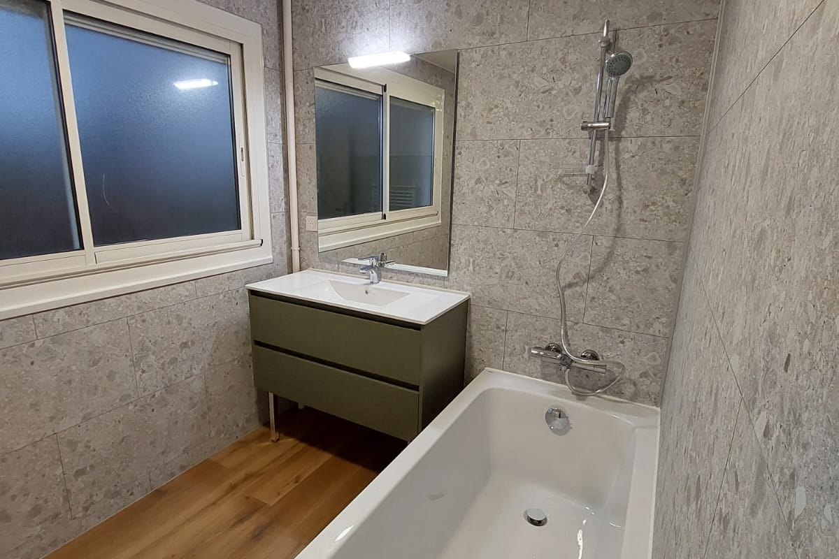 Salle de bain design — Rezé