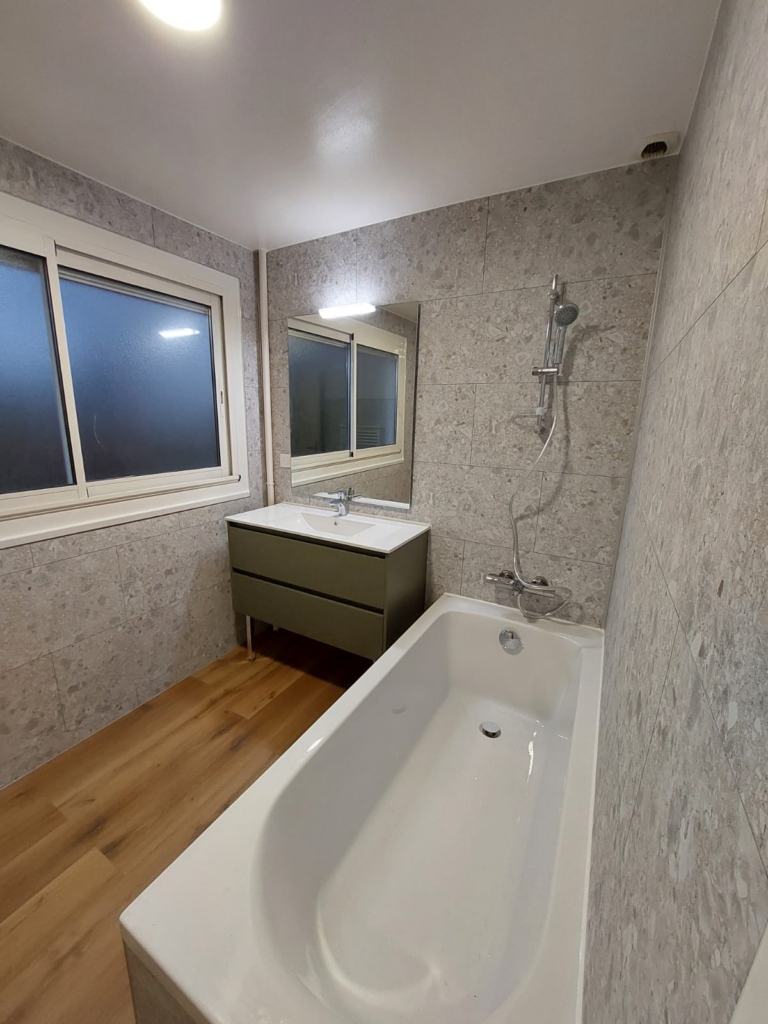 Salle de bain design — Rezé