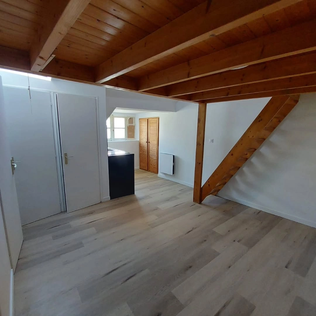 Studio rénové à Nantes centre — vue 2